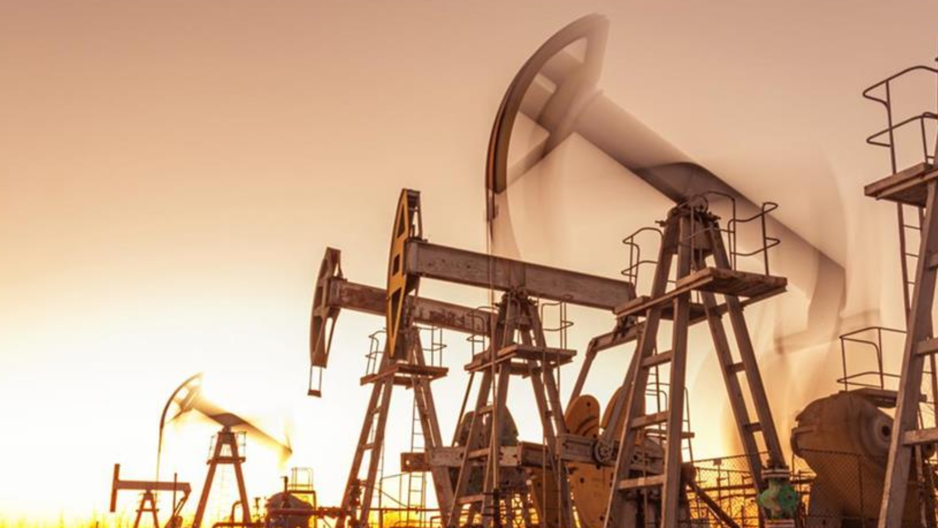 abdnin ticari ham petrol stoklari artis beklentisinin aksine 93 milyon varil azaldi W7tFIJ5L