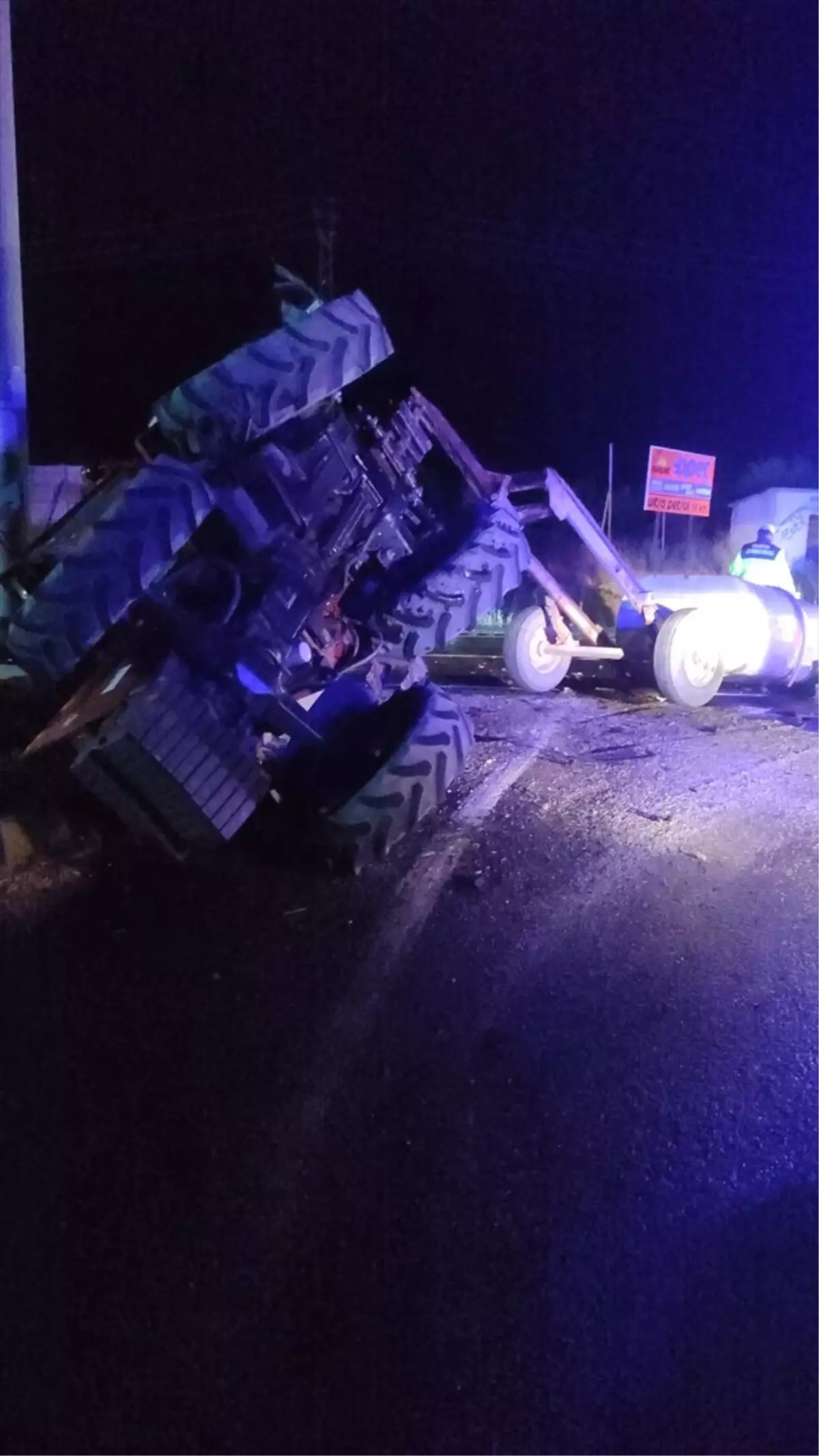 cerkeste otomobil traktor carpismasi kfiXYwn7