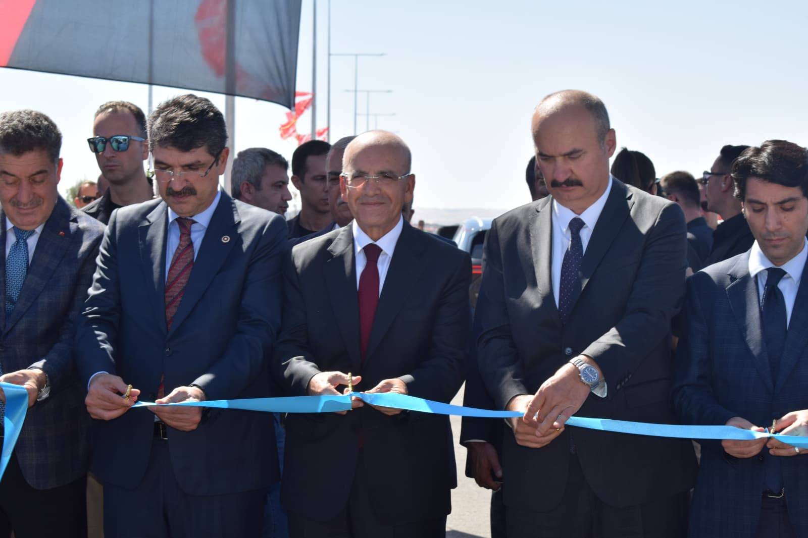 hazine ve maliye bakani simsek batmanimiz muhtemelen 7 ila 10 yil icerisinde buyuksehir olacak BY3KmFXq