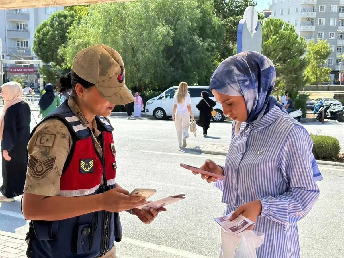 jandarmadan ogrencilere bilgilendirme UtWd6RfD