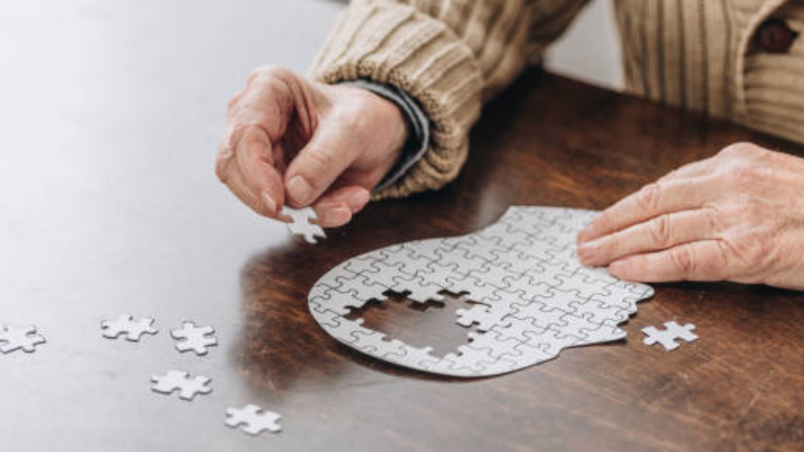 uzmani alzheimerdan korunmanin yollarini anlatti yasam kalitesini dusuren ciddi bir saglik sorunu CPbkjPsl