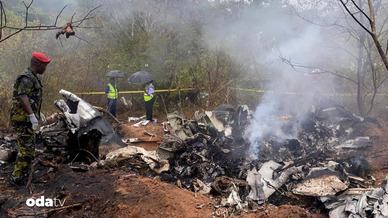 afrikada ucak felaketi WbWZ8mXj.jpg