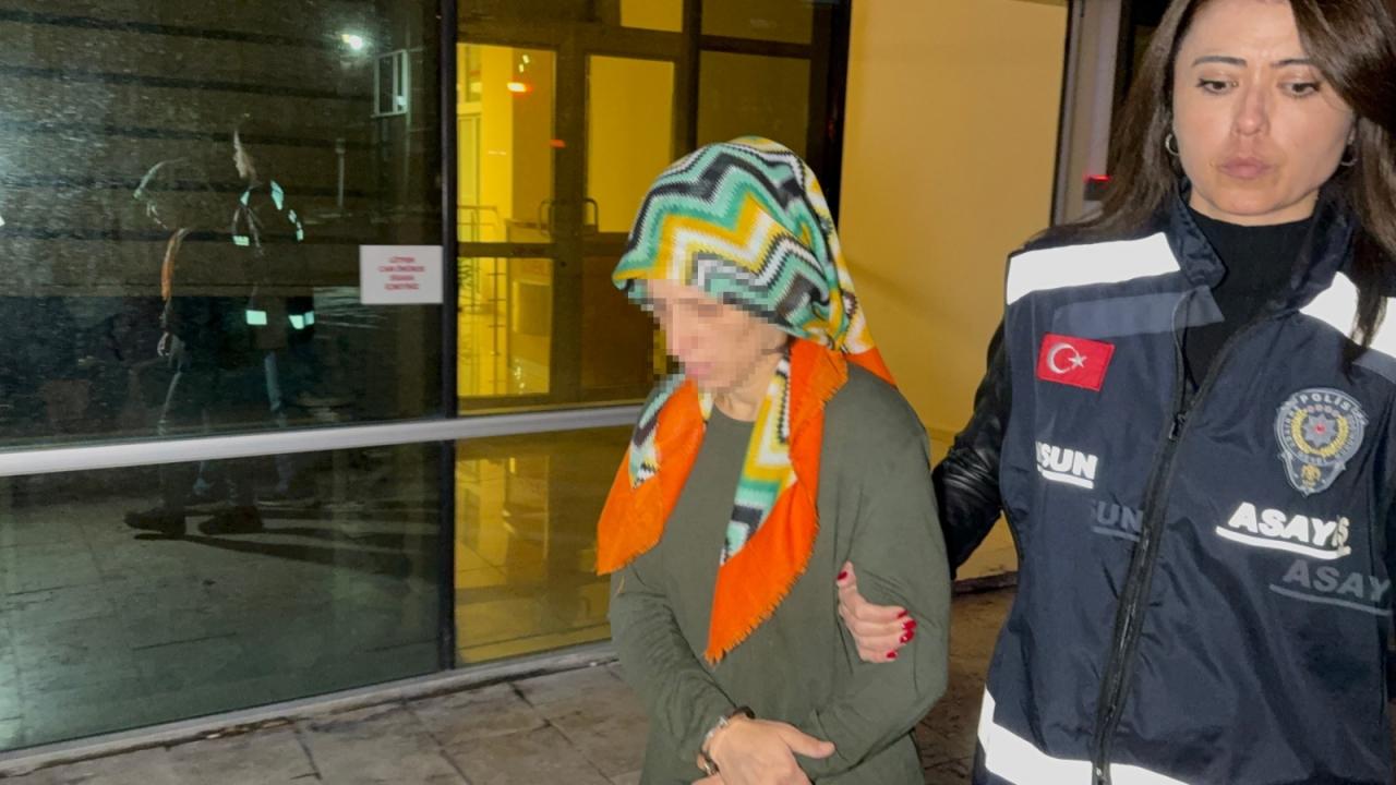 bebegi evde dogurup cope atan kadin tutuklandi 8AFatGk1.jpg