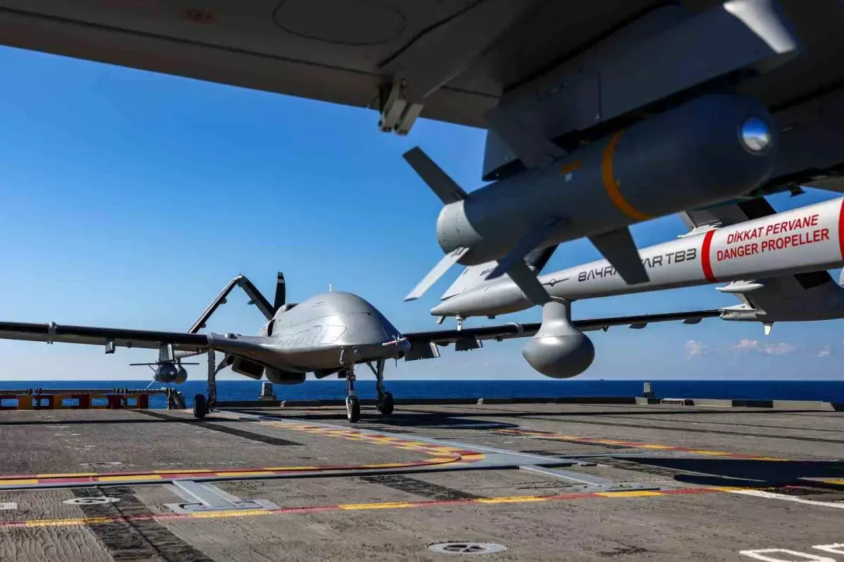 turkiyenin ilk siha gemisi tcg anadolu denizkurdu tatbikatinda hedefleri vurdu 6mrXBjFH