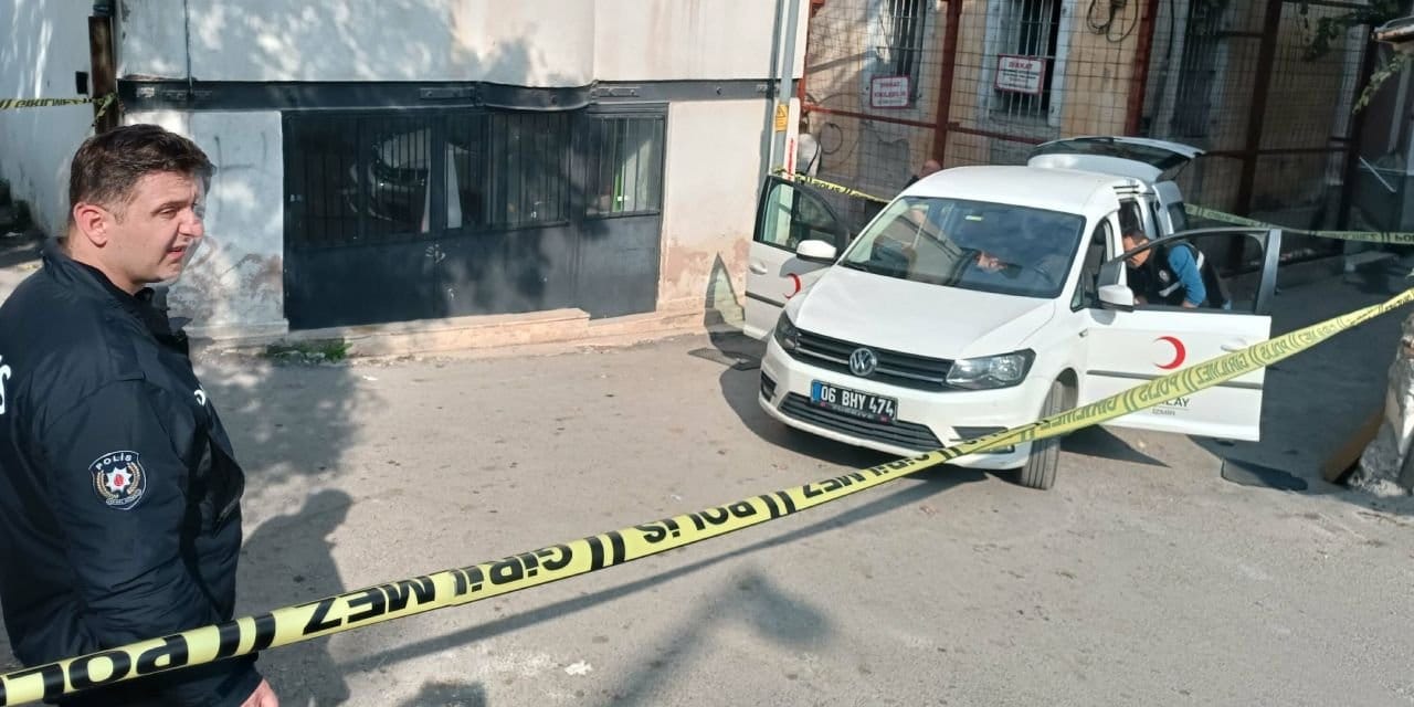 yemek dagitan kizilay personeline silahli saldiri SxSwxlRT.jpg